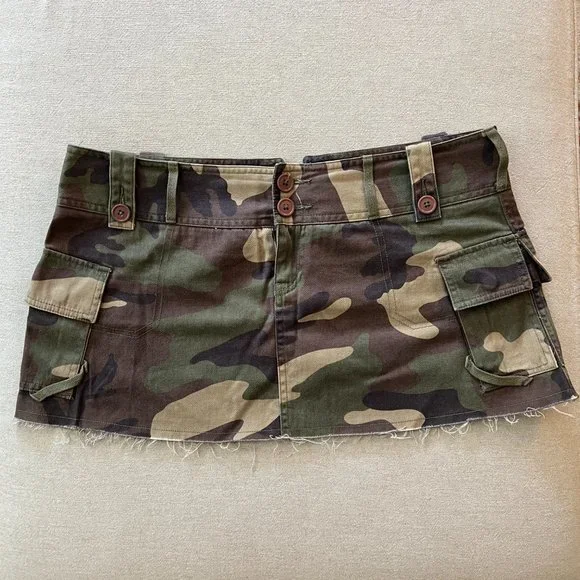 *RARE* EUC Moda International Camo Cargo Mini Skirt Sz 12 Green Brown - Picture 3 of 10